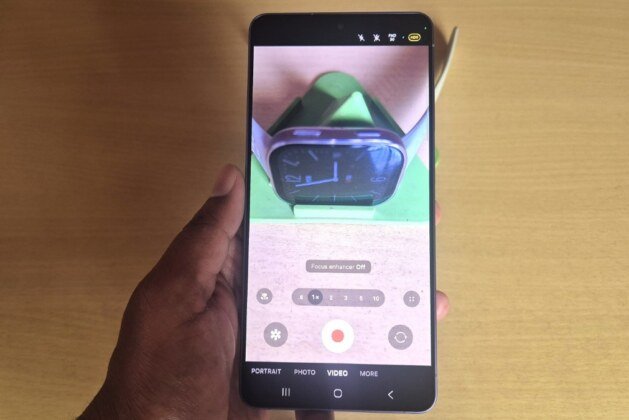 Galaxy S26 Second April Patch Expands, May Fix Camera Issues